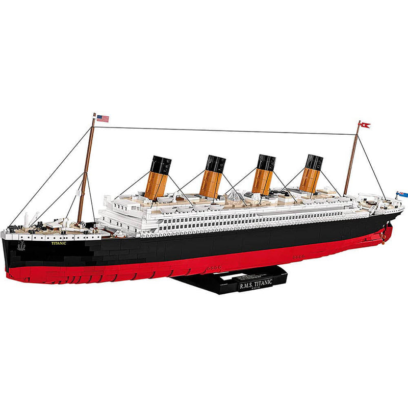 Titanic R.M.S. Titanic 1:300 scale 2840 pcs Construction Set